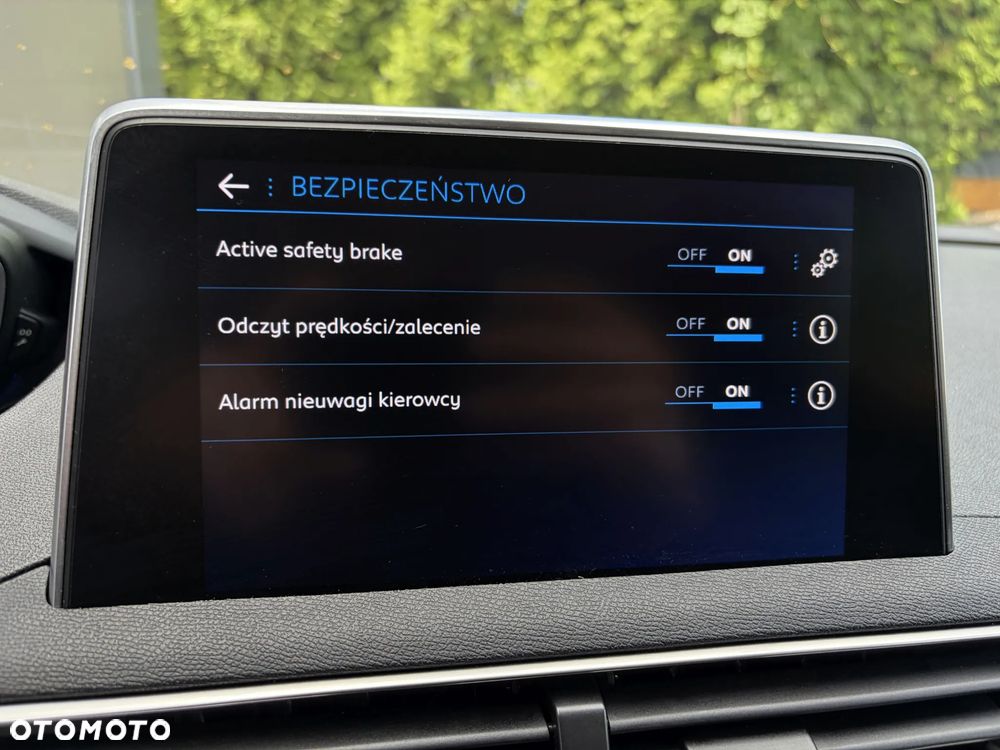 Peugeot 5008 1.6 PureTech Allure S&S EAT8 - 26