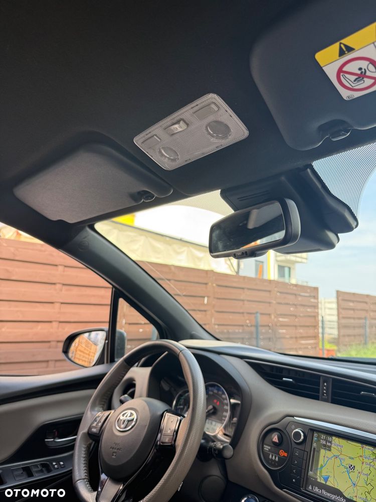 Toyota Yaris 1.5 VVT-i Comfort mit Design Paket - 9