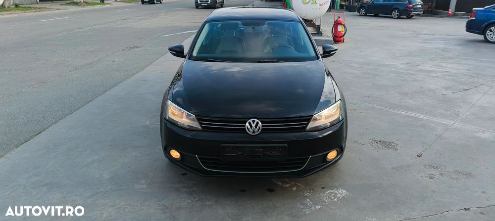 Volkswagen Jetta 1.6 TDI Blue Motion Technology Life - 17