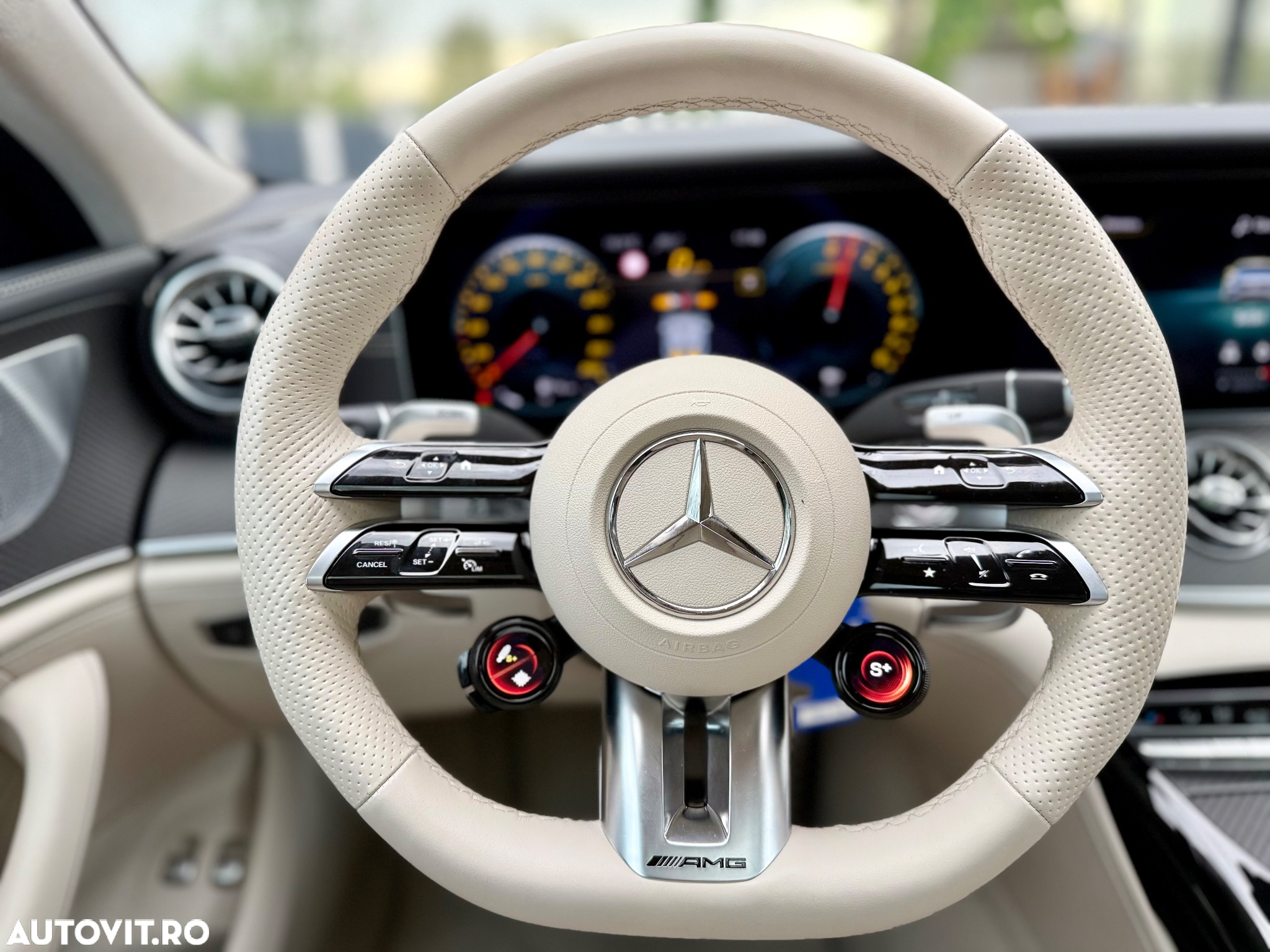 Mercedes-Benz AMG GT - 16