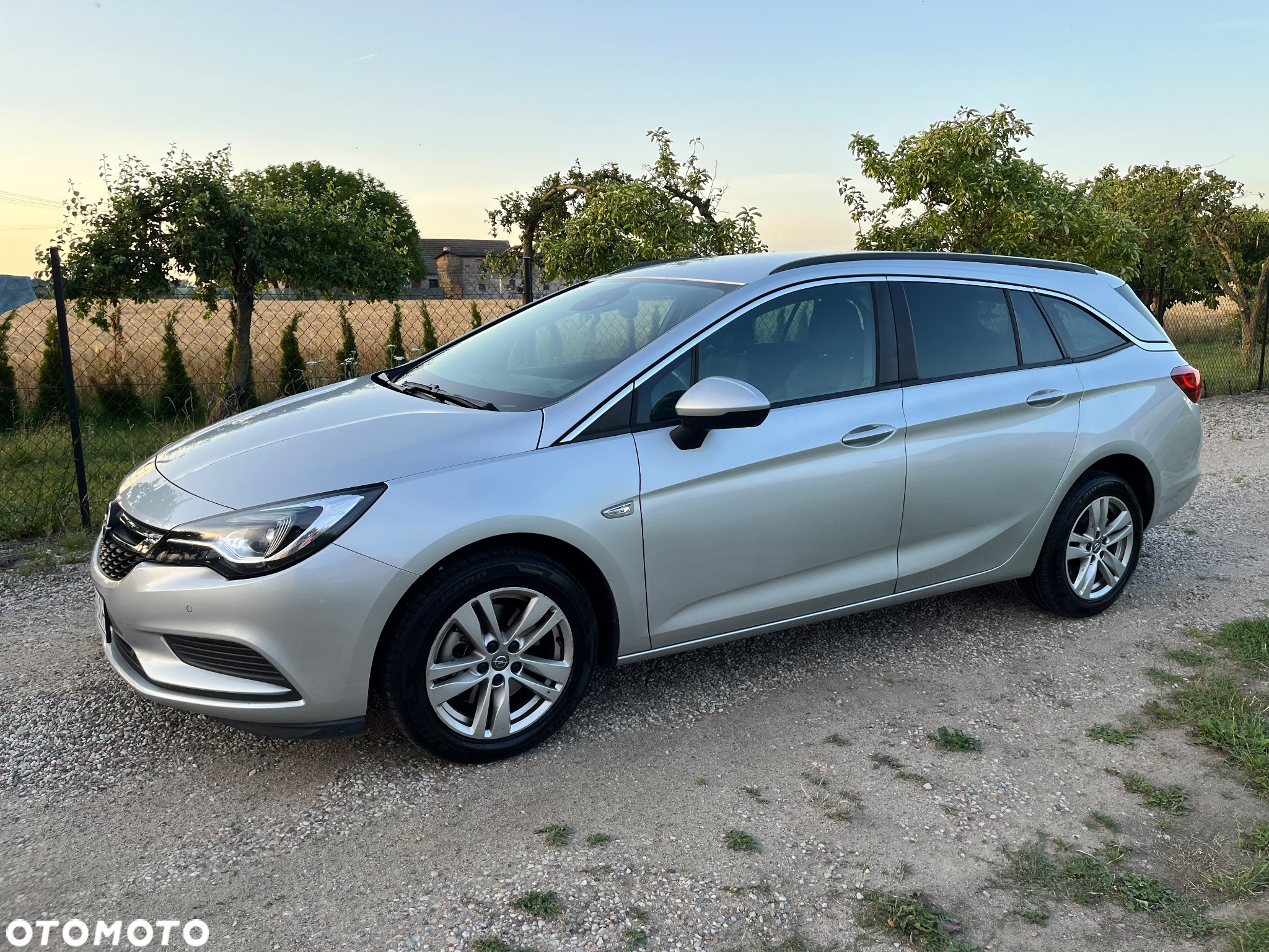 Opel Astra 1.6 D (CDTI) Automatik Sports Tourer Edition - 2