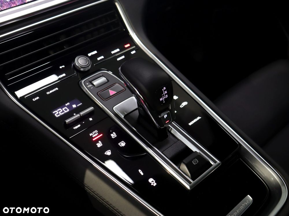 Porsche Panamera - 26
