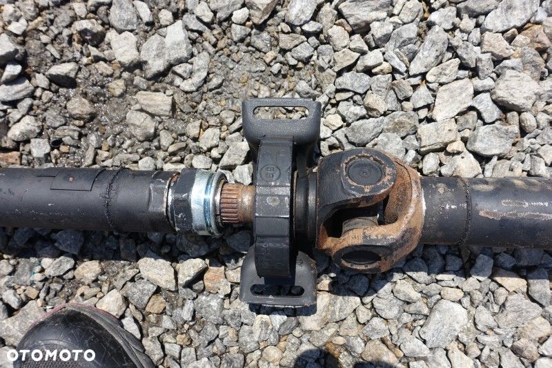 WAŁ NAPĘDOWY MERCEDES 123 - 4