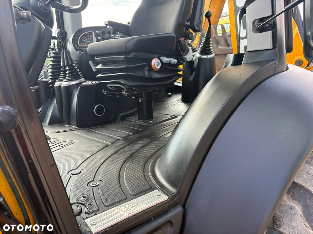 JCB 4CX - 36