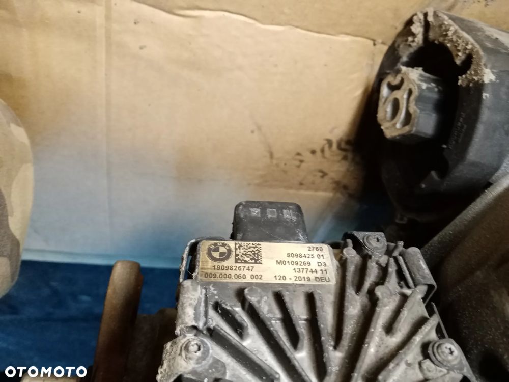 Reduktor skrzyni biegów silniczek kompletny BMW M5 G30 F90 4.4 V8 8098422 8098425 - 2