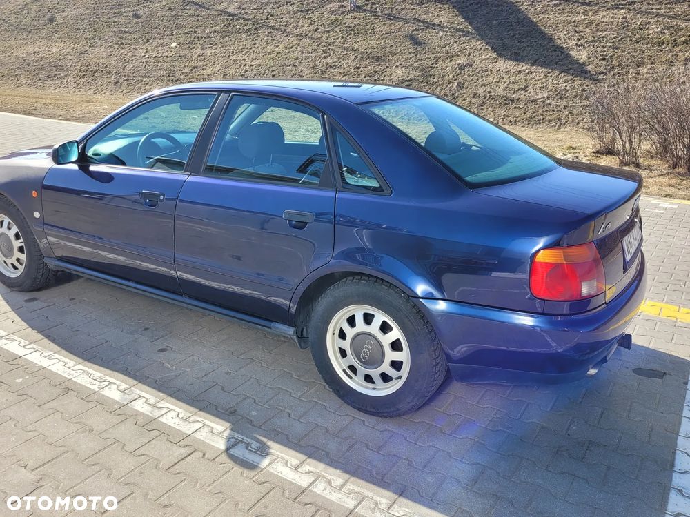 Audi A4 Limousine 1.8 - 6