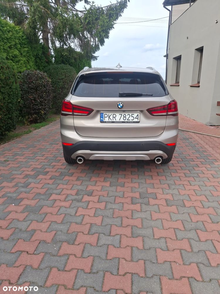 BMW X1 sDrive18d - 8