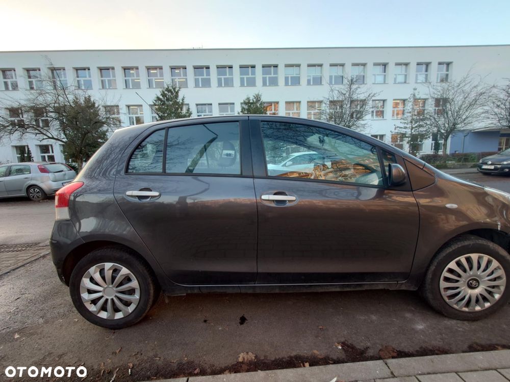 Toyota Yaris 1.0 VVT-i Luna - 3