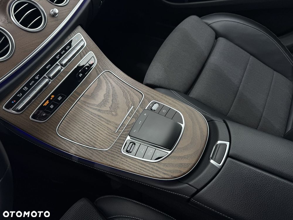 Mercedes-Benz Klasa E 220 d 4-Matic Avantgarde - 25