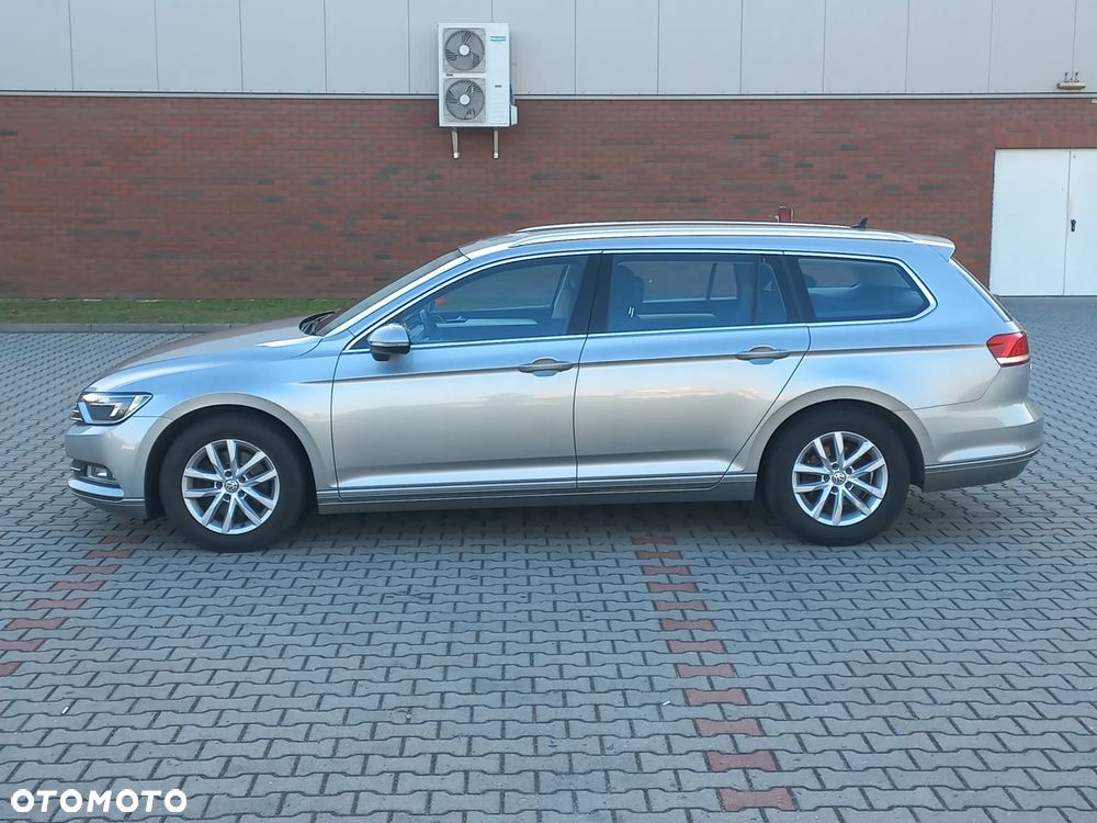 Volkswagen Passat - 4