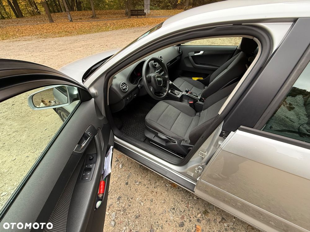 Audi A3 Sportback 1.6 Attraction - 4