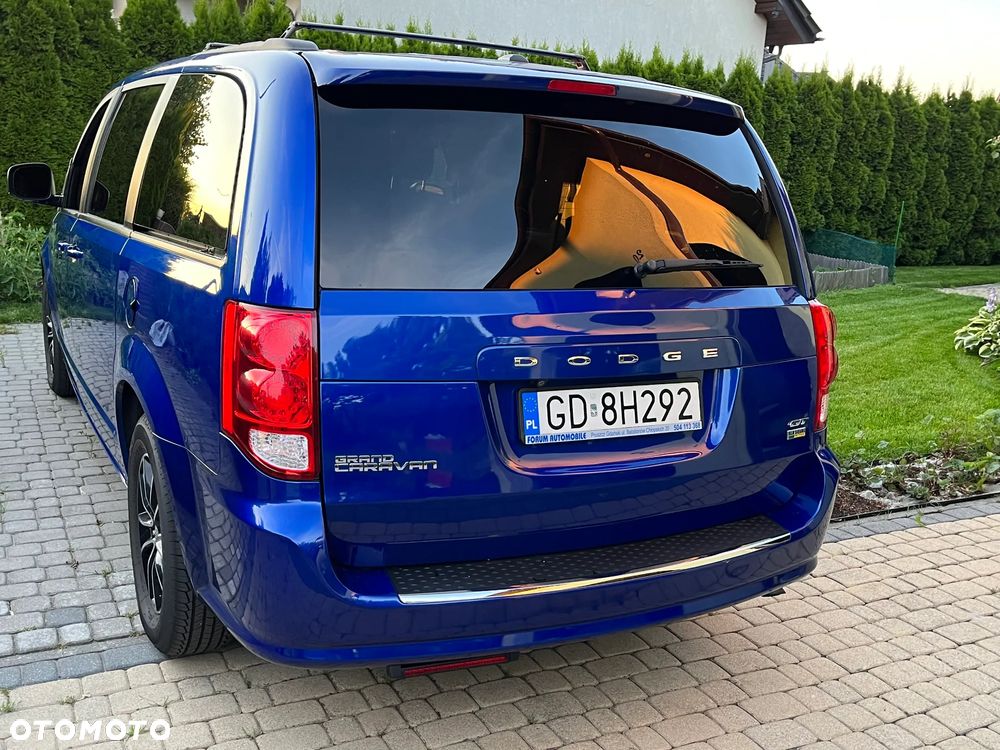 Dodge Grand Caravan 3.6 R/T - 16