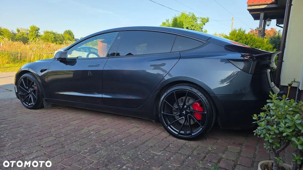 Tesla Model 3 Performance AWD - 22