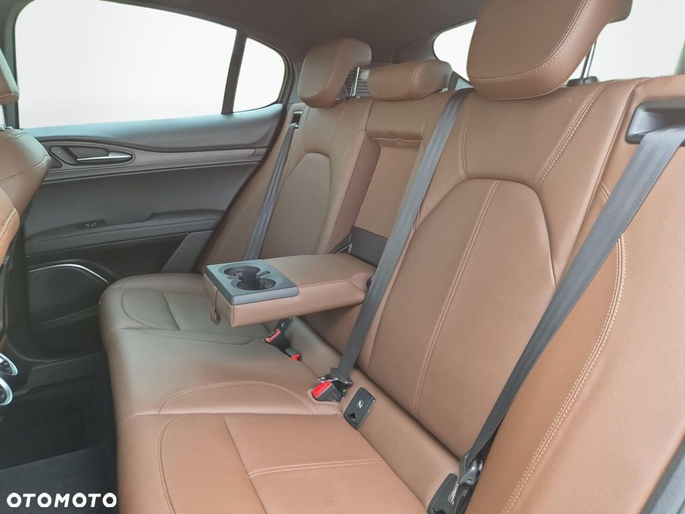 Alfa Romeo Stelvio - 27