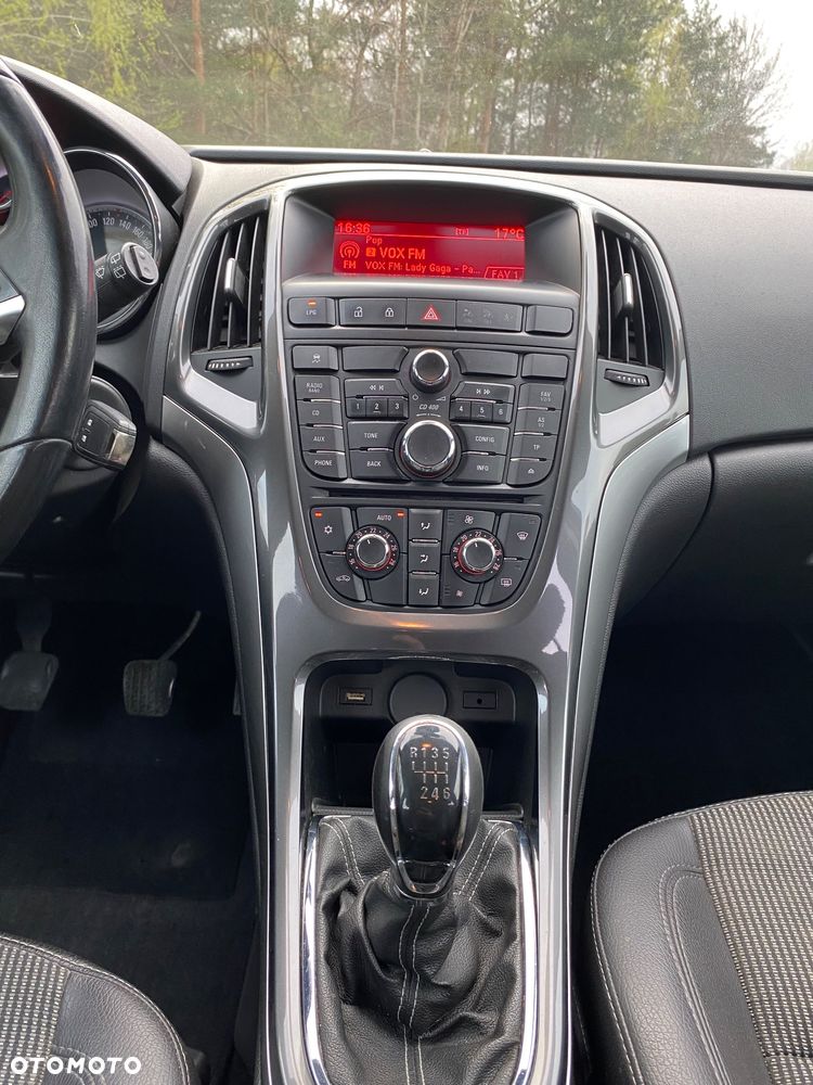 Opel Astra 1.4 Turbo - 17