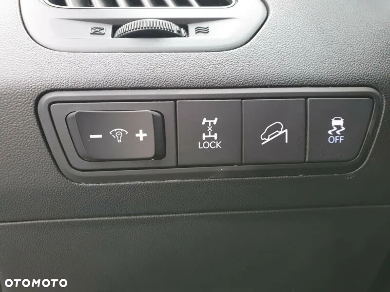 Hyundai ix35 2.0 CRDi 4WD Fifa World Cup Gold Edition - 18
