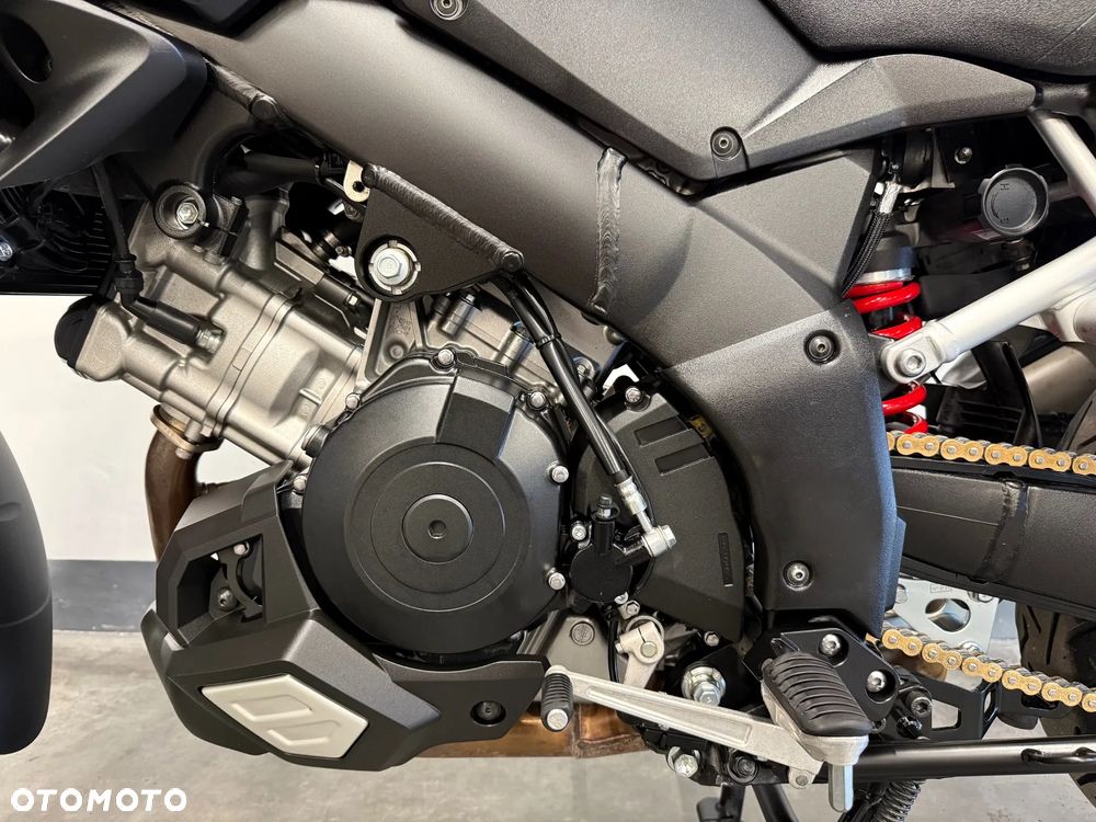 Suzuki V-STROM - 18