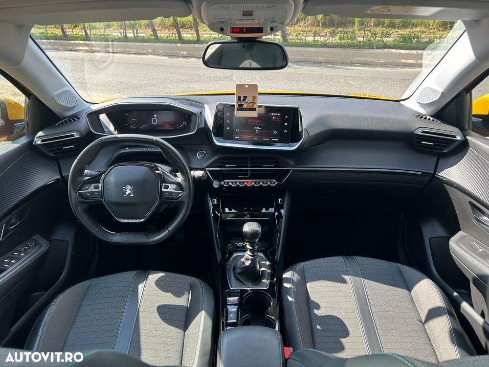 Peugeot 208 PureTech 100 Allure - 5