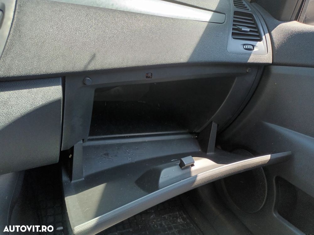 Dezmembrari  Renault LAGUNA 3  2007  > 0000 2.0 dCi (BT08, BT0K, BT0J - 21