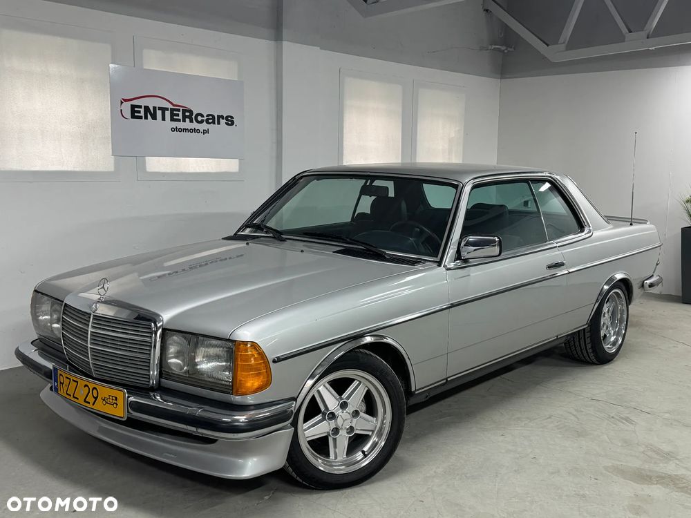 Mercedes-Benz W123 - 16