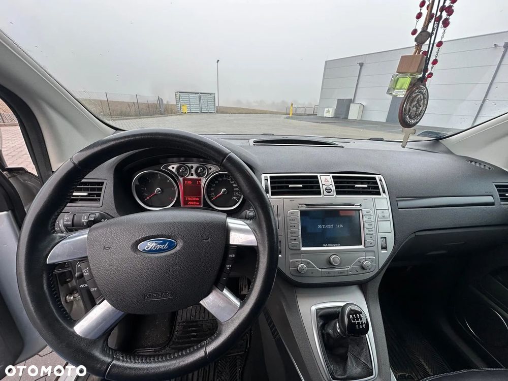 Ford Kuga 2.0 TDCi 2x4 Titanium - 9