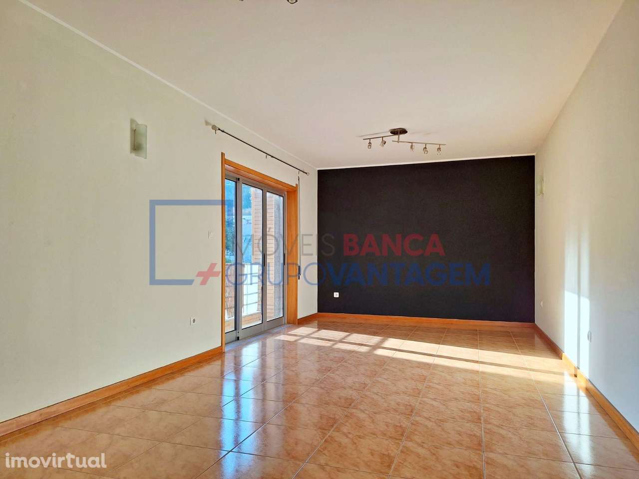 APARTAMENTO T3 - VALBOM - Grande imagem: 2/29