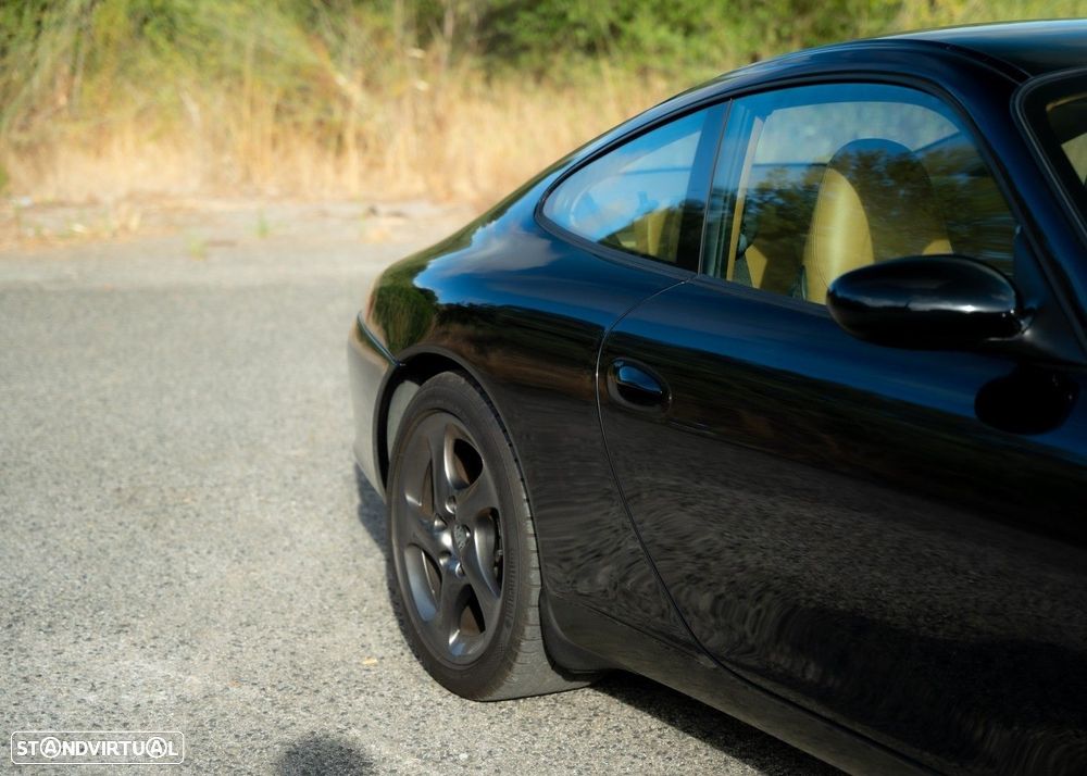 Porsche 911 (996) Carrera - 16