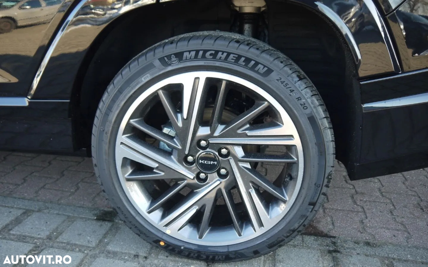 KG Mobility Actyon - 16