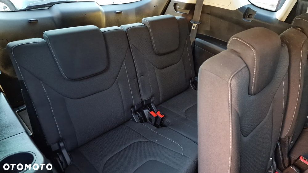 Ford S-Max - 19