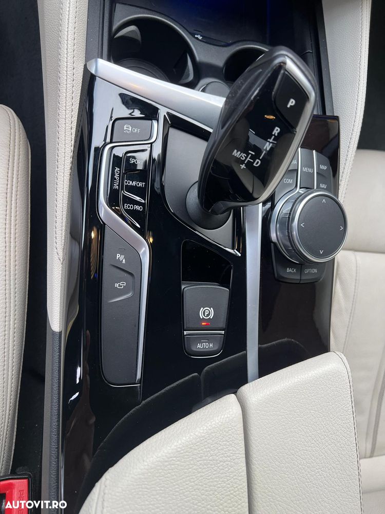 BMW Seria 5 520d xDrive AT - 10