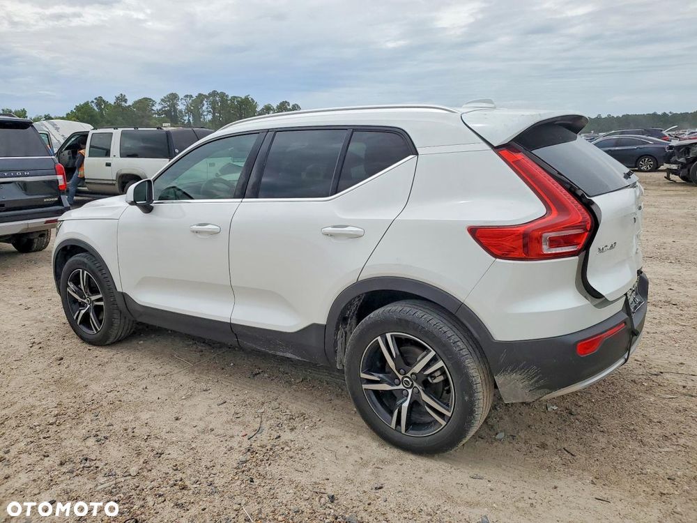 Volvo XC 40 - 4