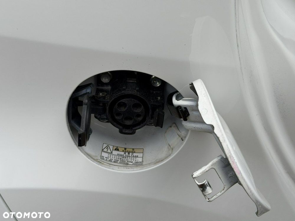 Peugeot iOn High Line - 28