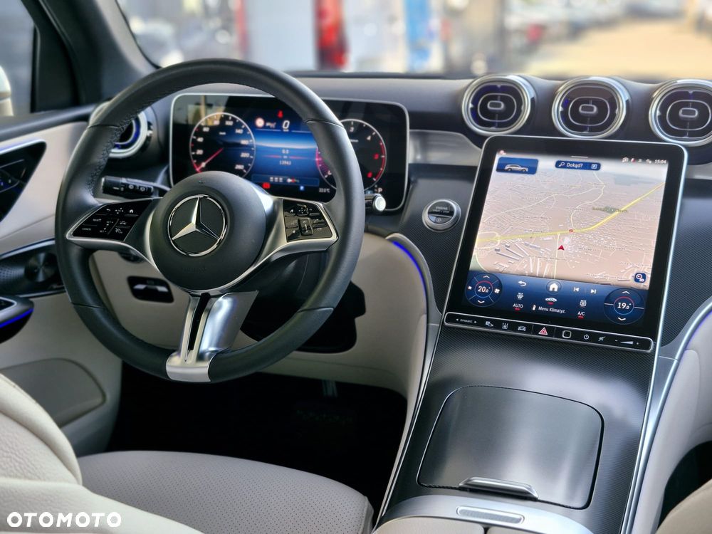 Mercedes-Benz GLC - 12