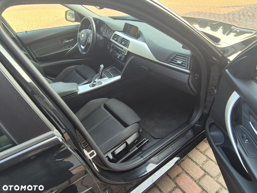 BMW Seria 3 318d Edition Luxury Line Purity - 15