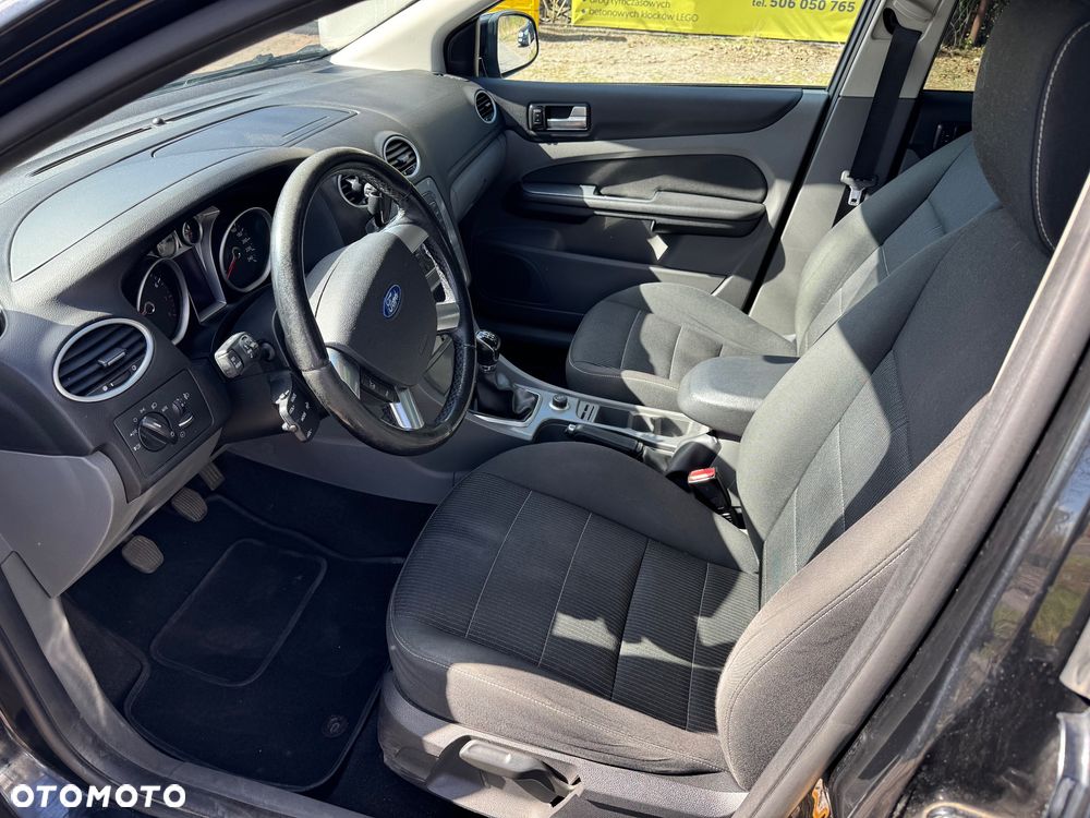 Ford Focus 1.8 FF Ambiente - 8