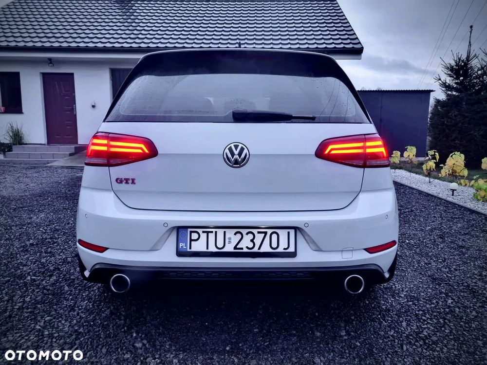 Volkswagen Golf GTI (BlueMotion Technology) DSG Performance - 4