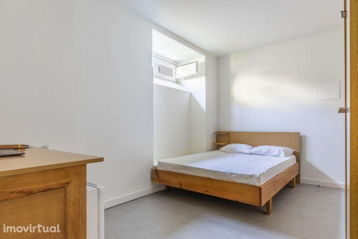 Quarto - localizado em Montes Claros Coimbra - Grande imagem: 2/3