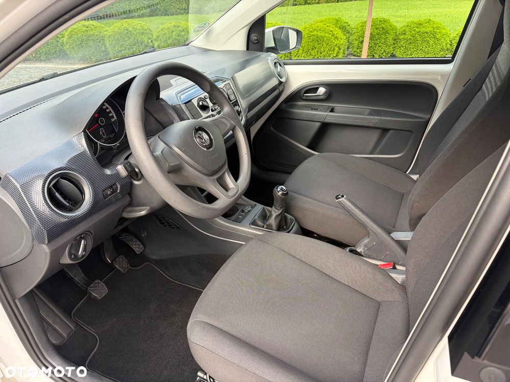 Volkswagen up! move - 12