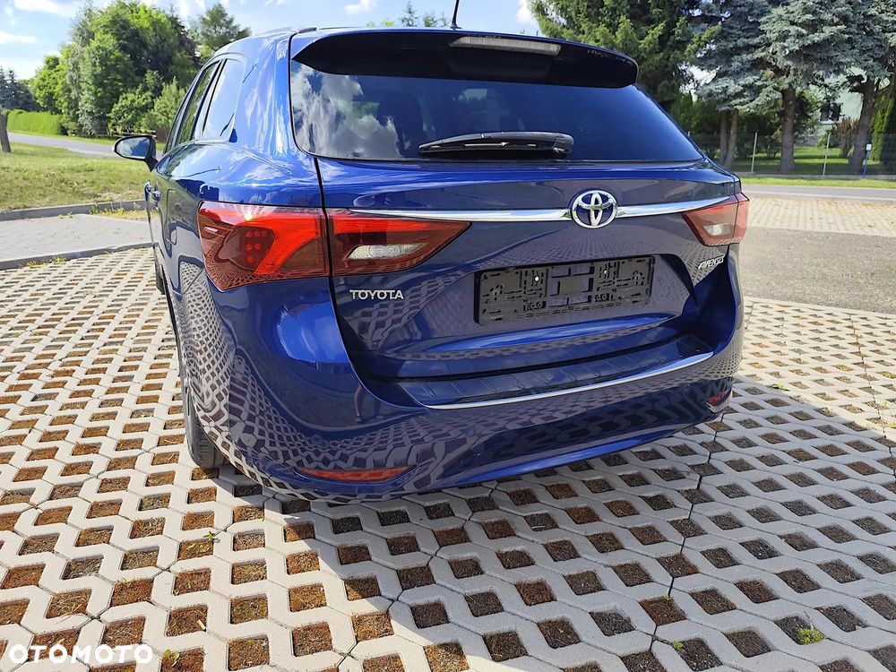 Toyota Avensis - 11