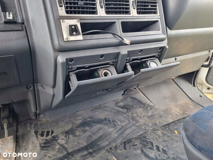 OSŁONA POKRYWA ŚRODKOWA DESKI POPIELNICZKI IVECO EUROCARGO 02-06 rok - 5