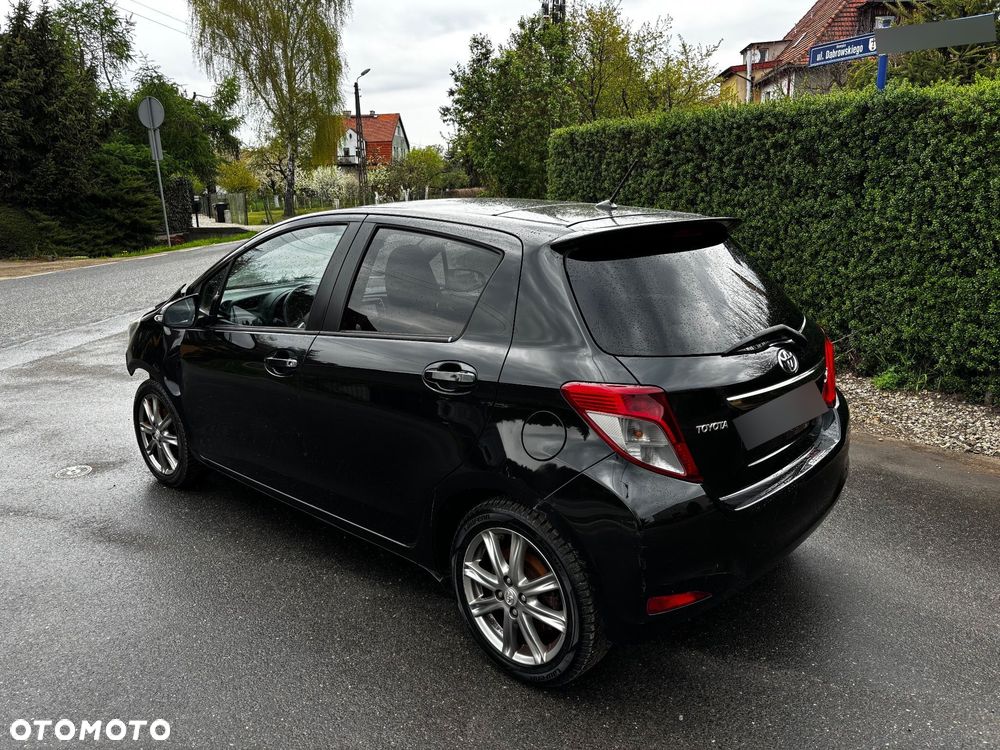 Toyota Yaris - 1