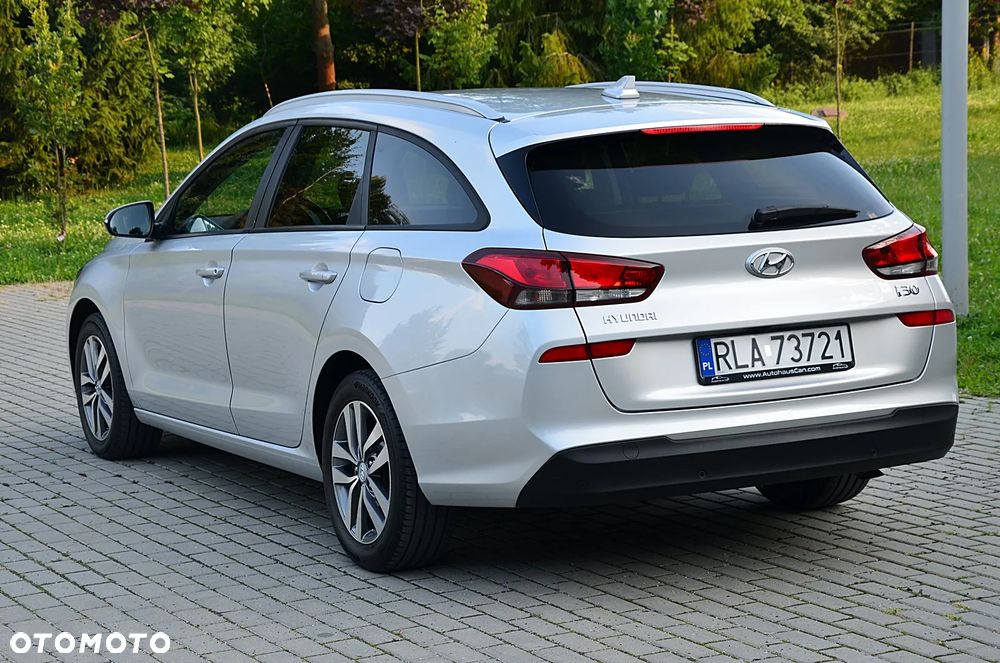 Hyundai i30 1.4 T-GDI Family+ - 12