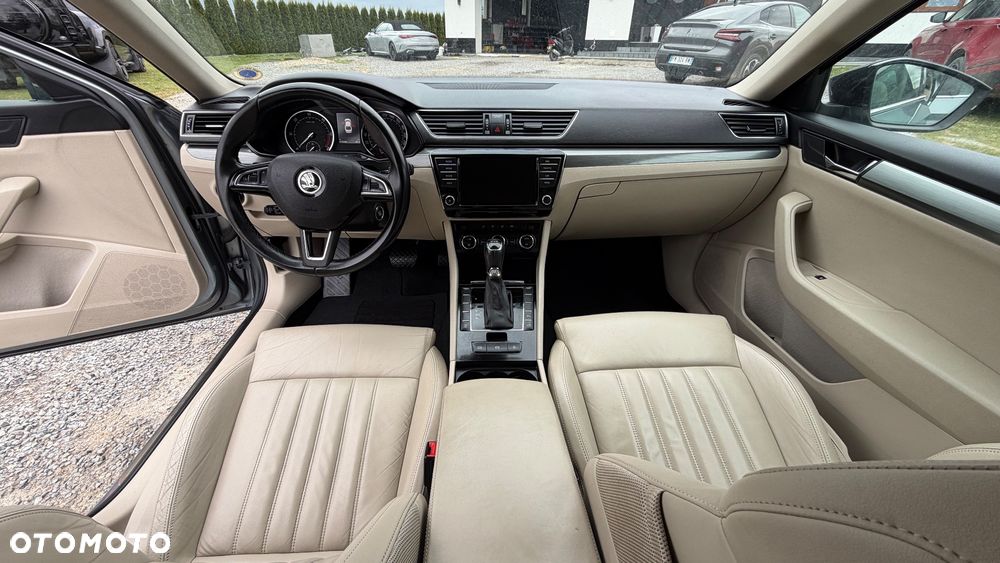 Skoda Superb 2.0 TDI DSG Ambition - 23