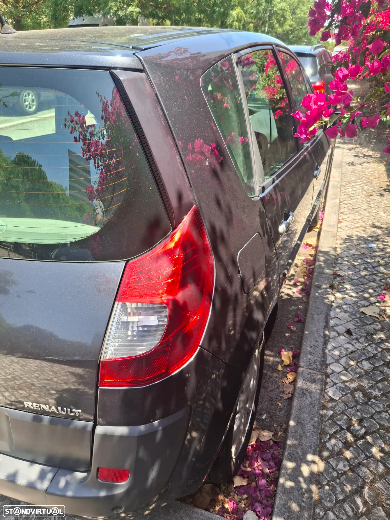 Renault Scénic 1.5 dCi Dynamique S - 4