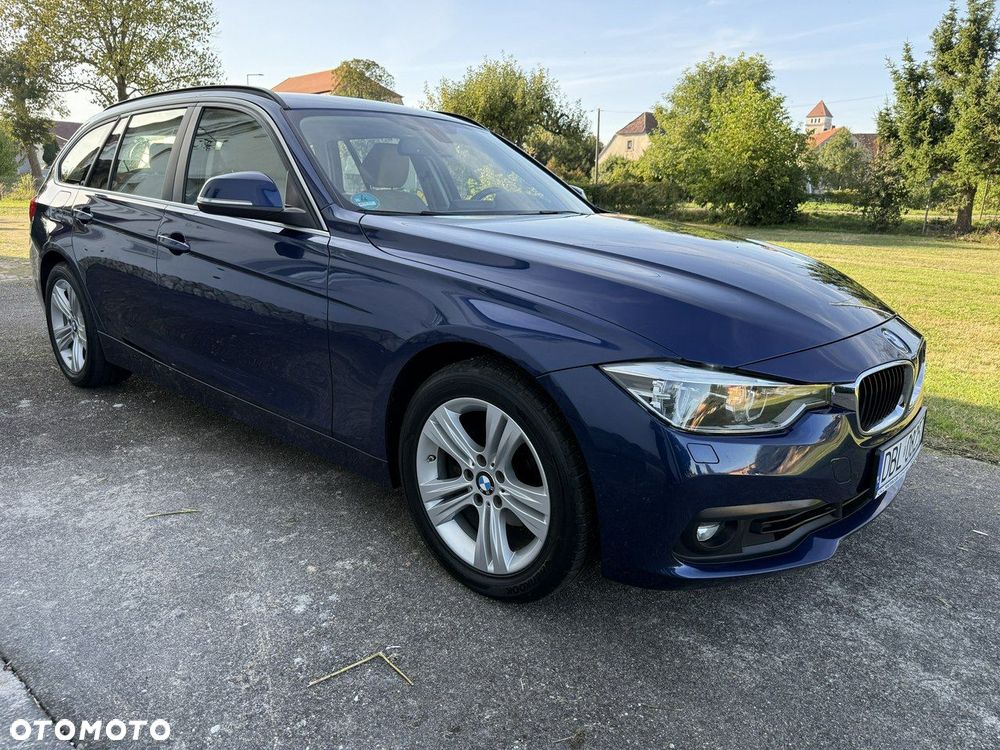 BMW Seria 3 320i Luxury Line - 2