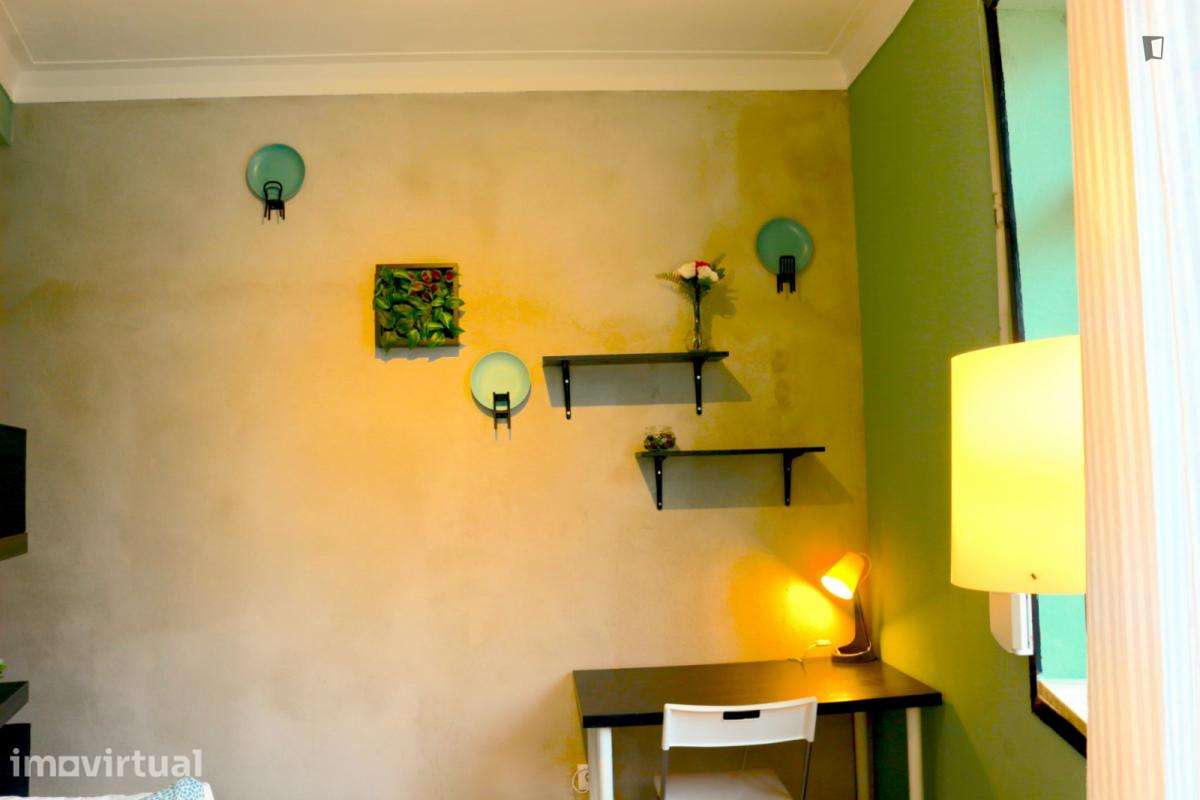 Quarto - localizado em Paranhos Porto - Grande imagem: 2/22