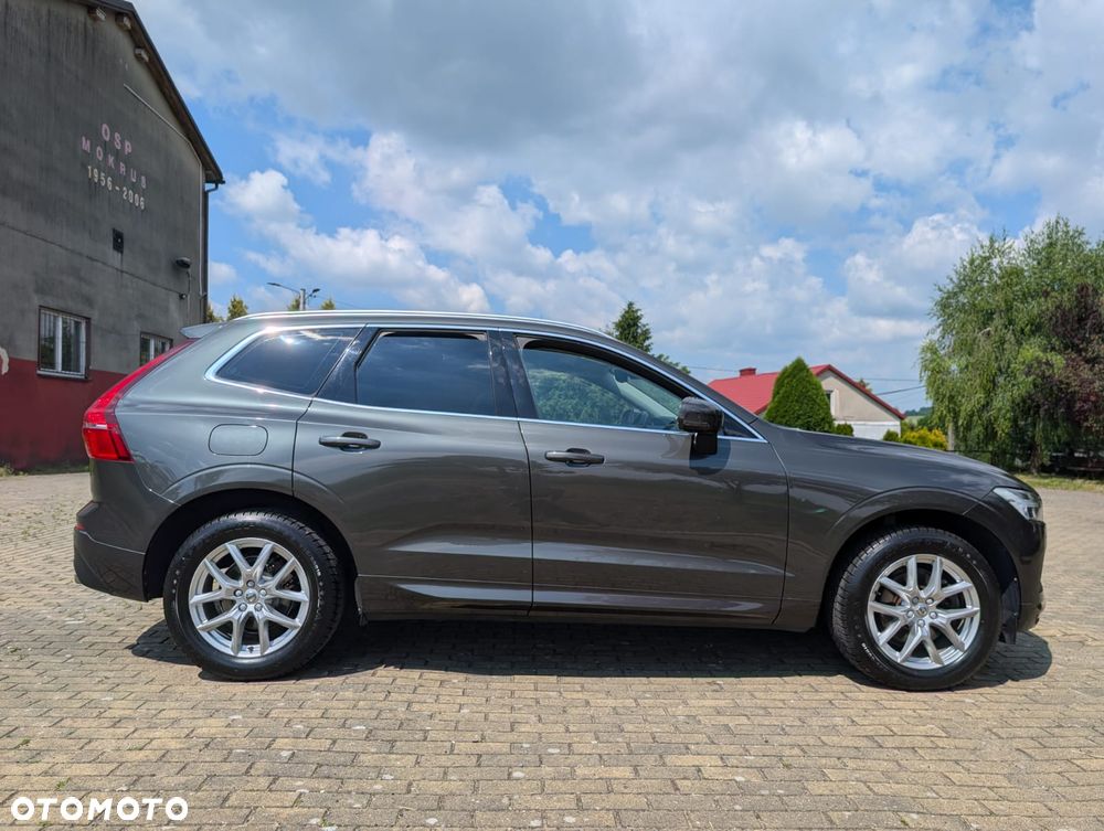 Volvo XC 60 D4 AWD Momentum - 9