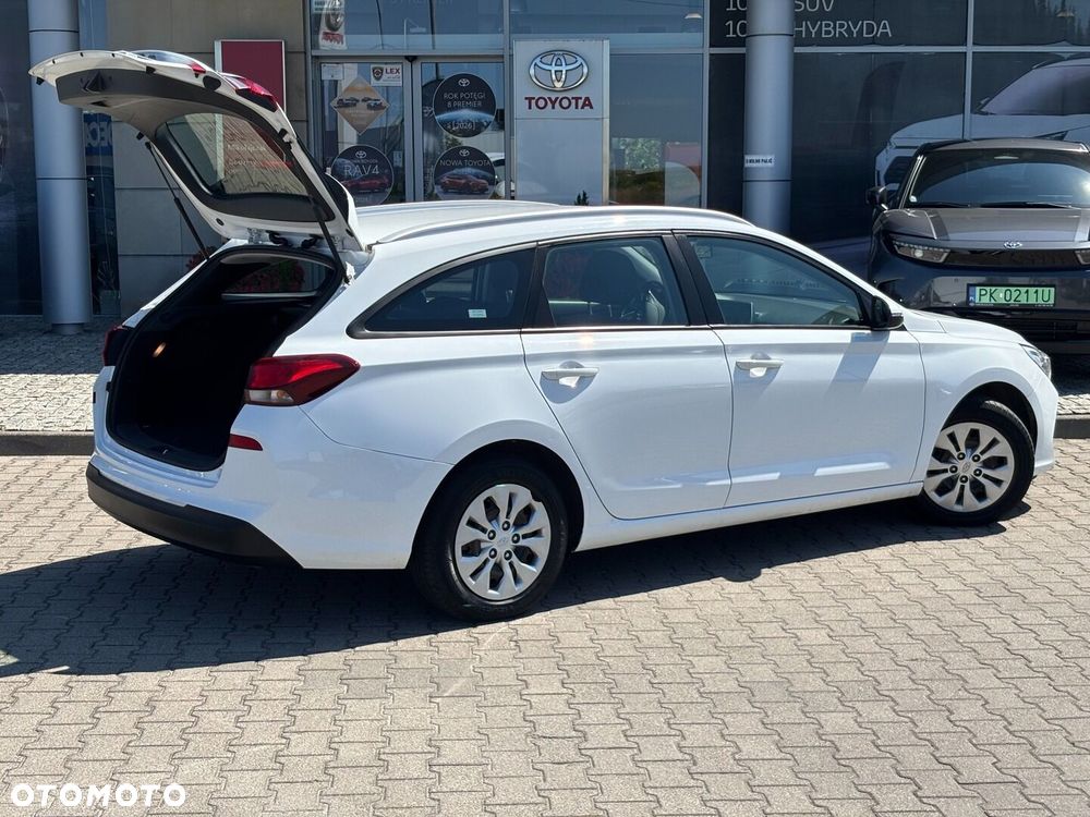 Hyundai i30 1.6 D Classic + - 7