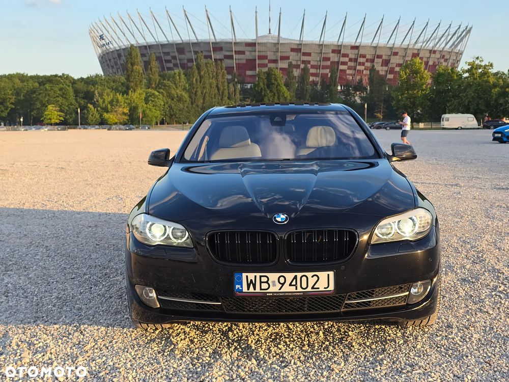 BMW Seria 5 525d xDrive Sport-Aut - 24