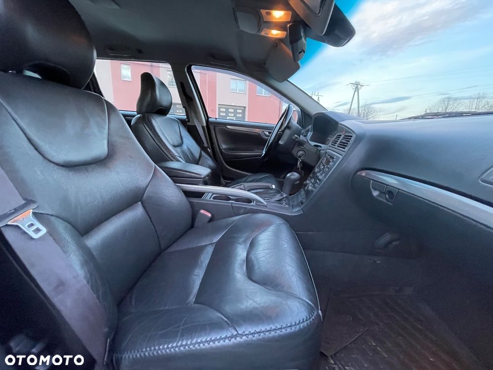 Volvo XC 70 AWD Momentum - 9